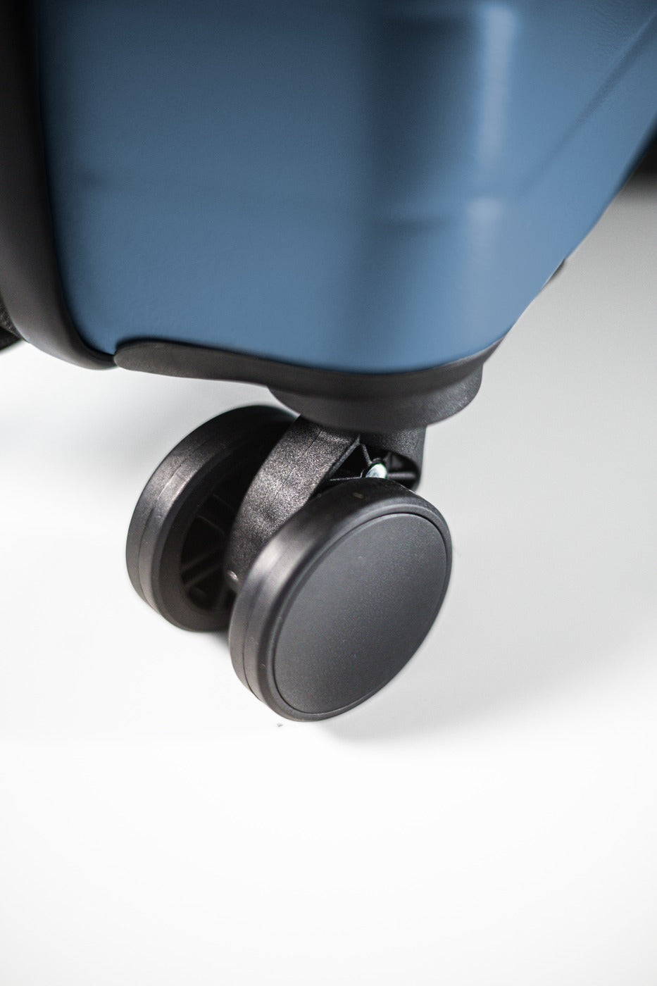 Eminence 360 spinner wheel close-up
