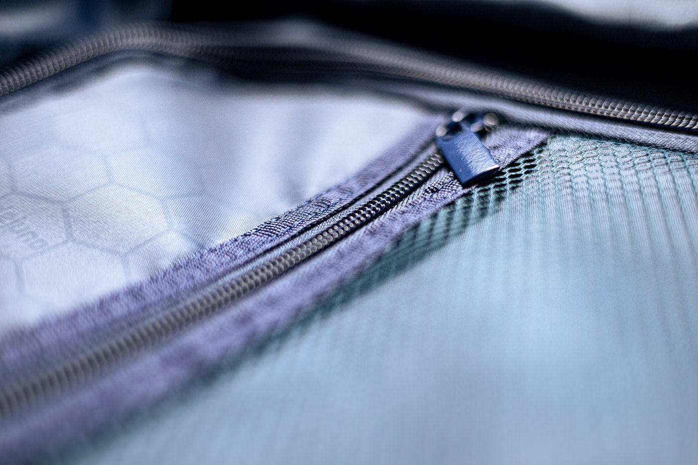 Eminence interior zip divider and lining detail